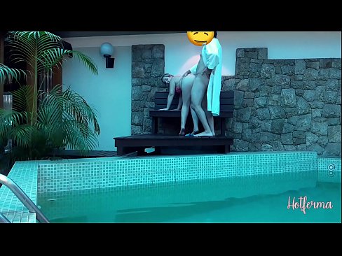 ❤️ Boss invita a cameriera à a piscina, ma ùn pudia resiste à un caldu ️❌ Cazzo à porn co.watchhentai.ru ❌❤